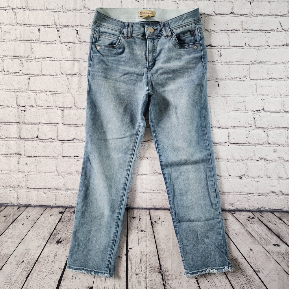 Democracy Ab Technology Women's Size 6 Straight Leg Light Wash Raw Hem Jeans